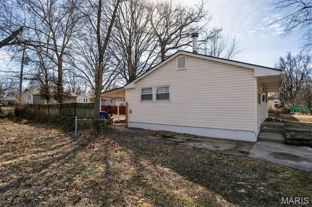 10828 Glen Garry Road, St Louis, MO 63137