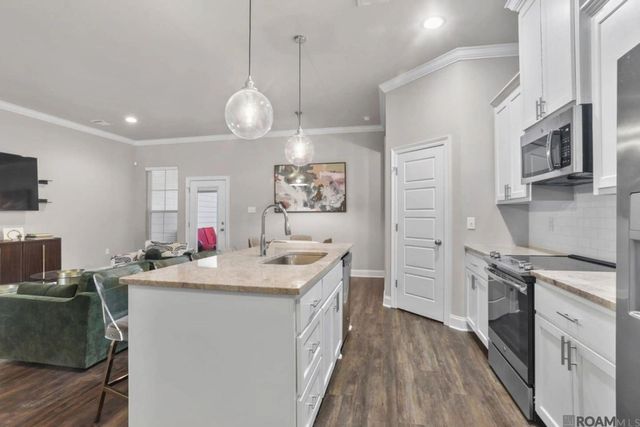 8123 Stonelake Circle East Ave, Baton Rouge, LA 70820