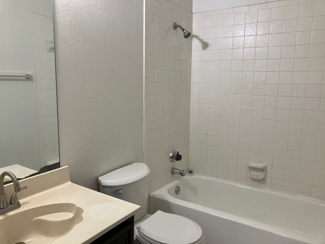 5210 Highbank Drive, Arlington, TX 76018