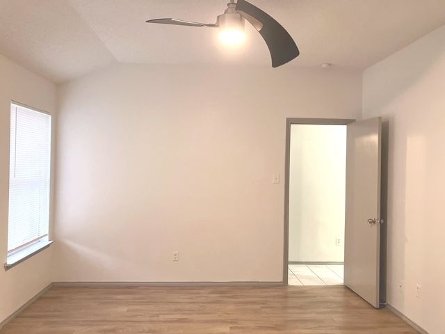 5210 Highbank Drive, Arlington, TX 76018