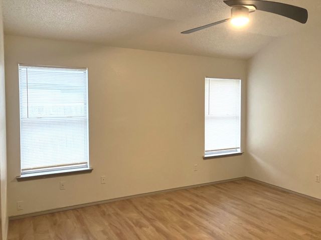 5210 Highbank Drive, Arlington, TX 76018