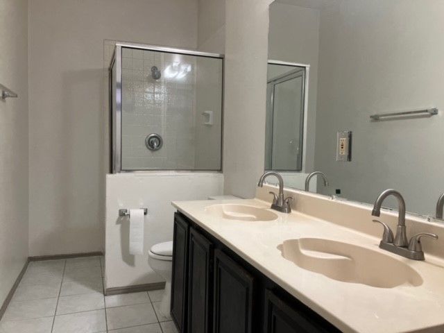 5210 Highbank Drive, Arlington, TX 76018