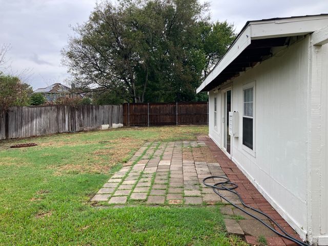 5210 Highbank Drive, Arlington, TX 76018