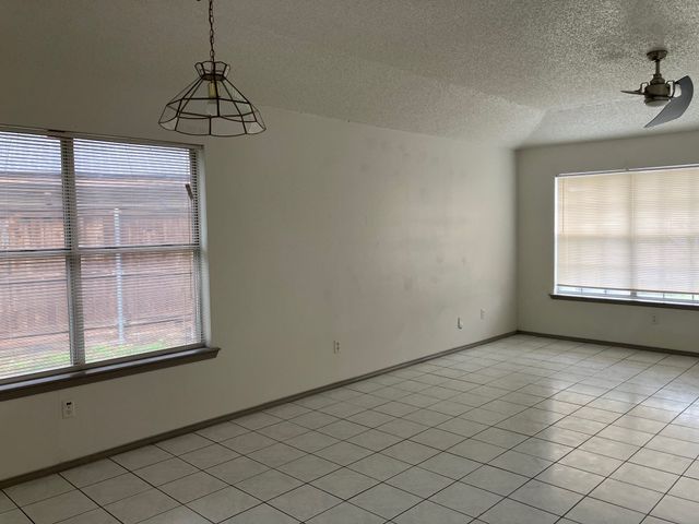 5210 Highbank Drive, Arlington, TX 76018