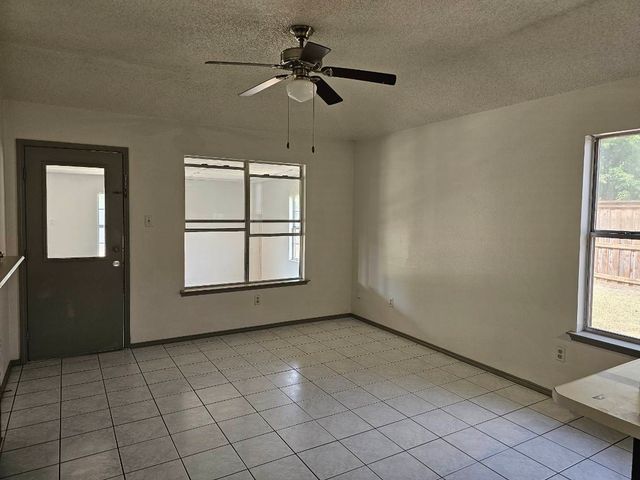 5210 Highbank Drive, Arlington, TX 76018
