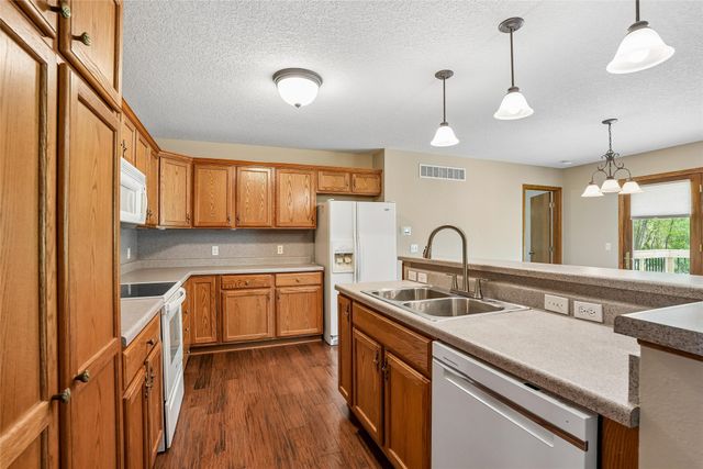5131 Walnut Ridge Drive, Des Moines, IA 50317