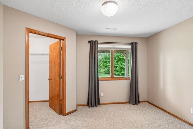 5131 Walnut Ridge Drive, Des Moines, IA 50317