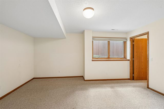 5131 Walnut Ridge Drive, Des Moines, IA 50317