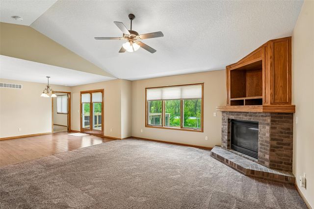 5131 Walnut Ridge Drive, Des Moines, IA 50317