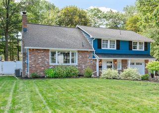 2720 Greeley Street, Schenectady, NY 12304