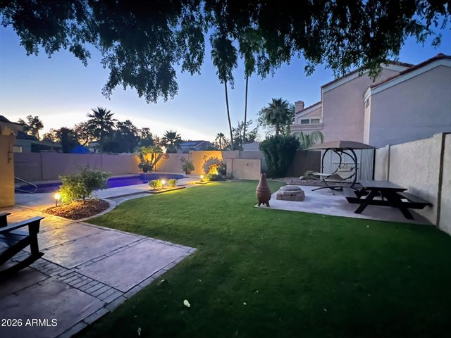 6712 W MCRAE Way, Glendale, AZ 85308