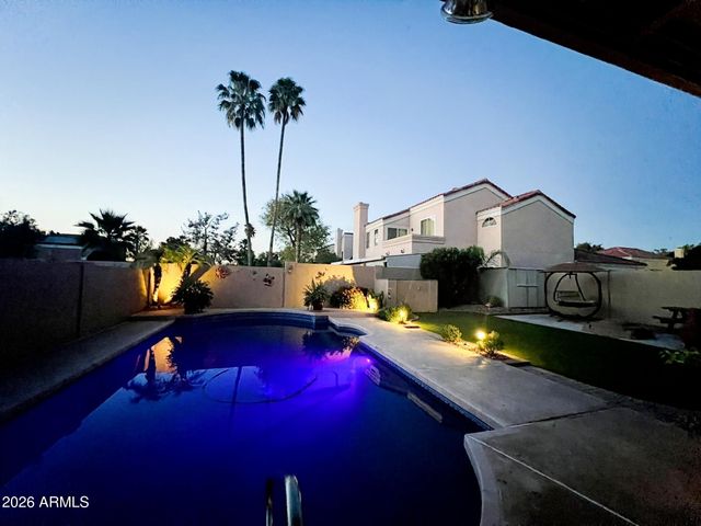 6712 W MCRAE Way, Glendale, AZ 85308