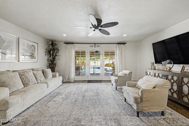 6712 W MCRAE Way, Glendale, AZ 85308