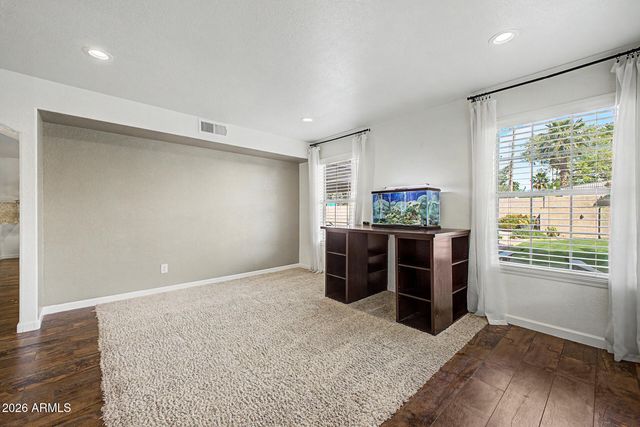 6712 W MCRAE Way, Glendale, AZ 85308