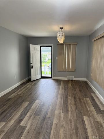 451 W George Avenue, Hazel Park, MI 48030