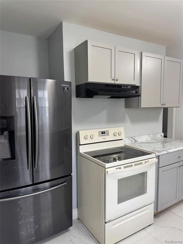 451 W George Avenue, Hazel Park, MI 48030