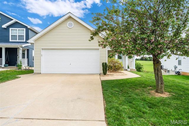 134 Autumn Oaks Drive, Troy, MO 63379