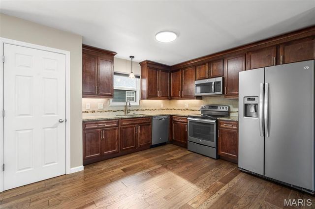 134 Autumn Oaks Drive, Troy, MO 63379