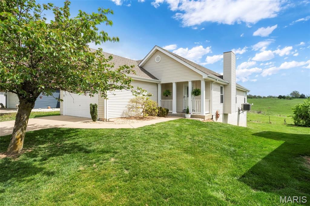 134 Autumn Oaks Drive, Troy, MO 63379