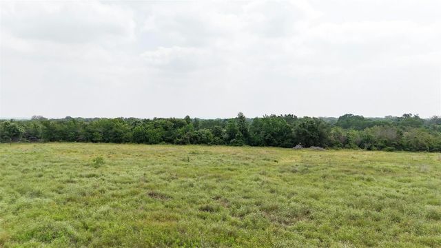 6015 Seawillow RD, Lockhart, TX 78644