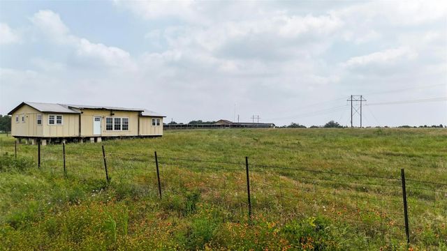 6015 Seawillow RD, Lockhart, TX 78644