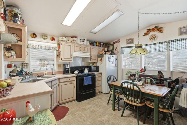 2000 S APACHE Road 24, Buckeye, AZ 85326