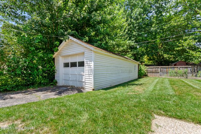 4029 Hycliffe Ave, Louisville, KY 40207