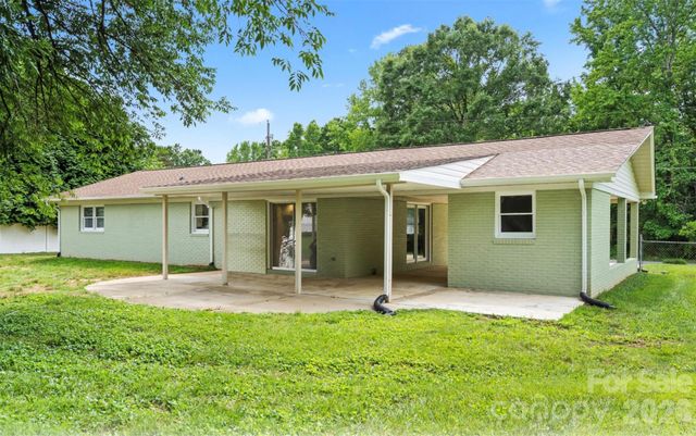 2910 Floral Drive, Albemarle, NC 28001