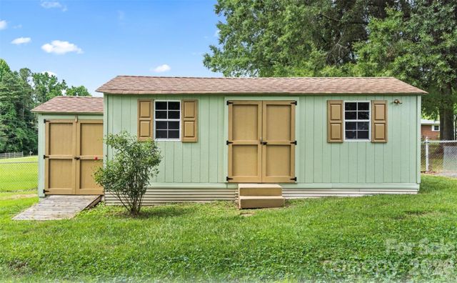 2910 Floral Drive, Albemarle, NC 28001