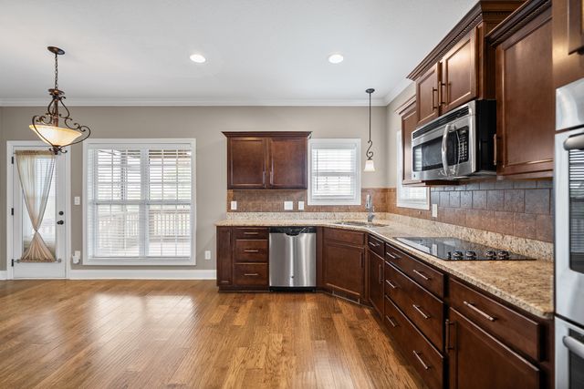 420 Clover Meadows Ct, Clarksville, TN 37043