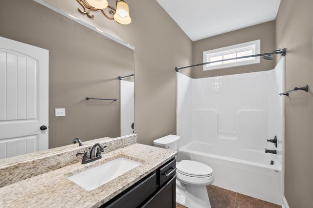 420 Clover Meadows Ct, Clarksville, TN 37043