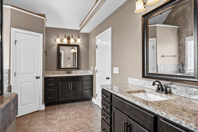 420 Clover Meadows Ct, Clarksville, TN 37043