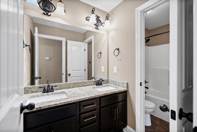 420 Clover Meadows Ct, Clarksville, TN 37043