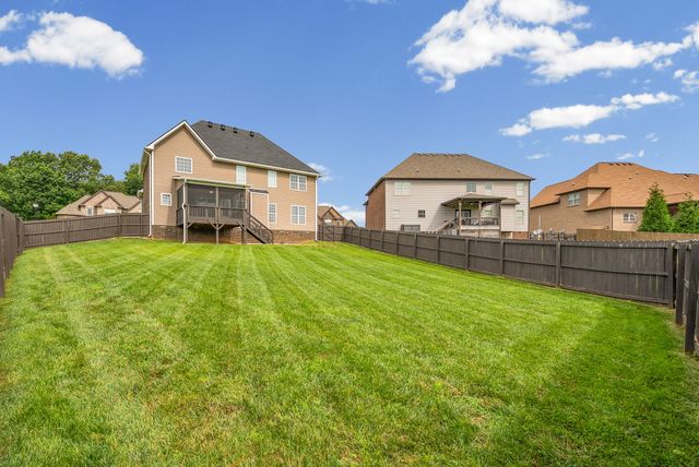 420 Clover Meadows Ct, Clarksville, TN 37043