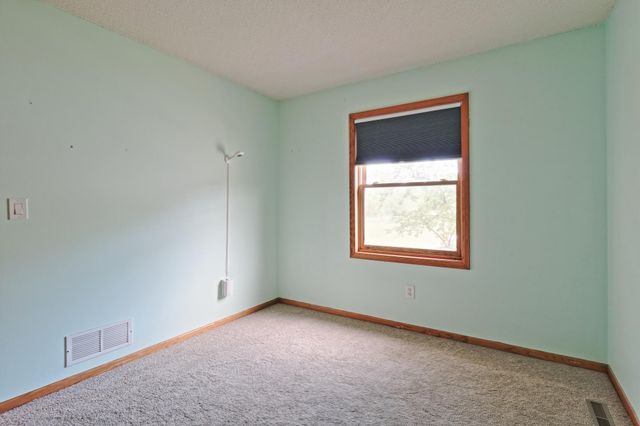 912 Moonlight Drive, Woodbury, MN 55125