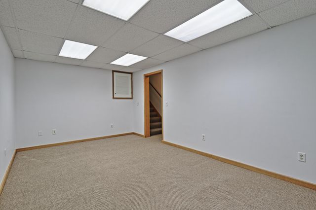 912 Moonlight Drive, Woodbury, MN 55125