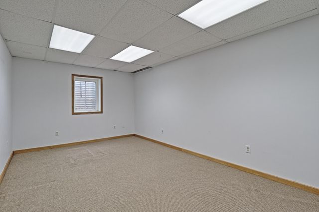 912 Moonlight Drive, Woodbury, MN 55125