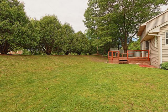 912 Moonlight Drive, Woodbury, MN 55125