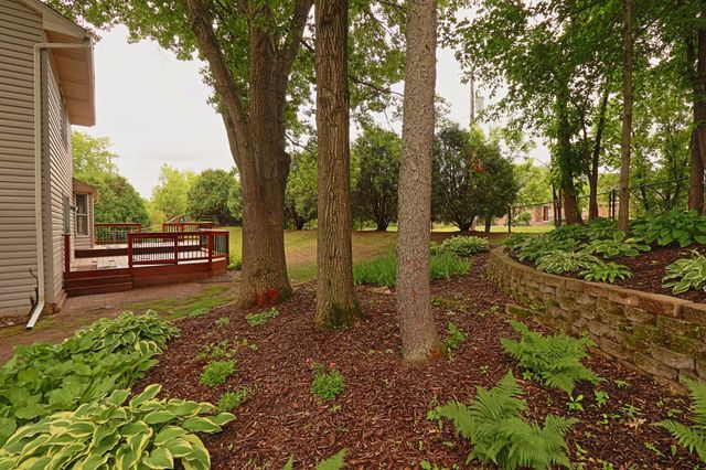 912 Moonlight Drive, Woodbury, MN 55125
