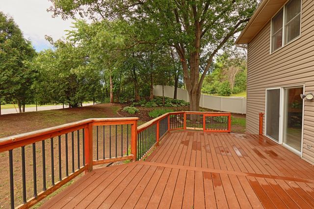 912 Moonlight Drive, Woodbury, MN 55125