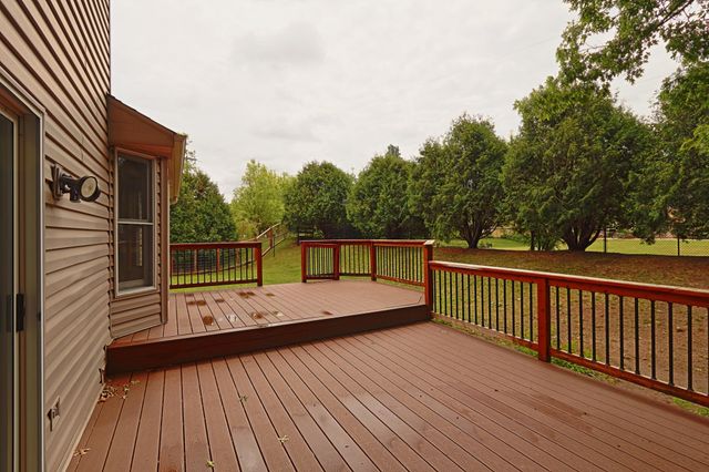 912 Moonlight Drive, Woodbury, MN 55125