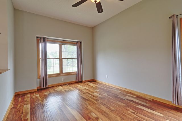 912 Moonlight Drive, Woodbury, MN 55125