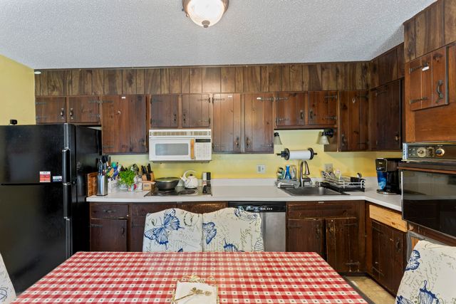 114 Harvest Lane, East Hartford, CT 06118