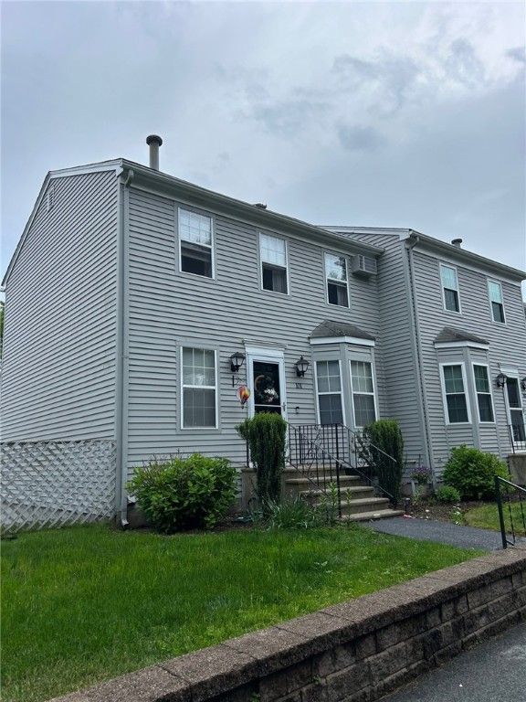 565 Quaker Lane 101, West Warwick, RI 02893