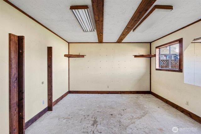 3021 Crane Avenue, Bremerton, WA 98310