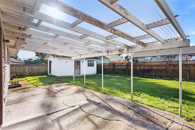 3021 Crane Avenue, Bremerton, WA 98310