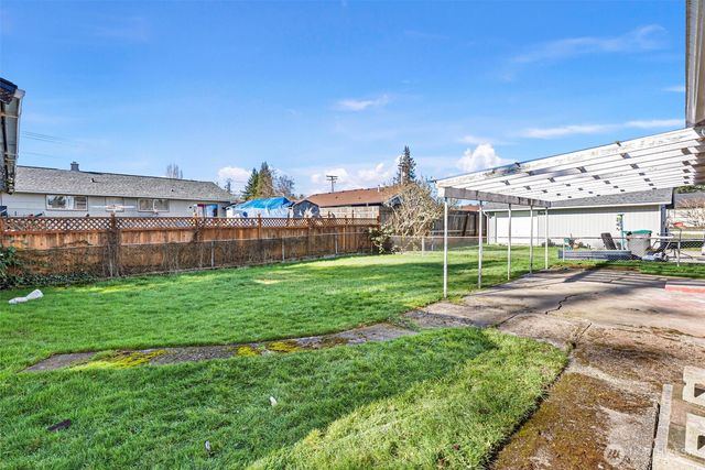 3021 Crane Avenue, Bremerton, WA 98310