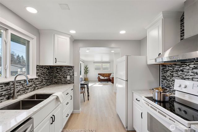 3021 Crane Avenue, Bremerton, WA 98310