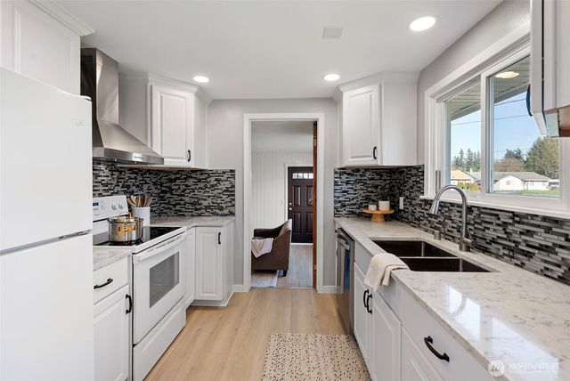 3021 Crane Avenue, Bremerton, WA 98310