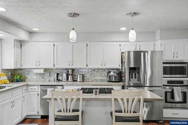 2184 Rock Ledge Dr NE, Keizer, OR 97303